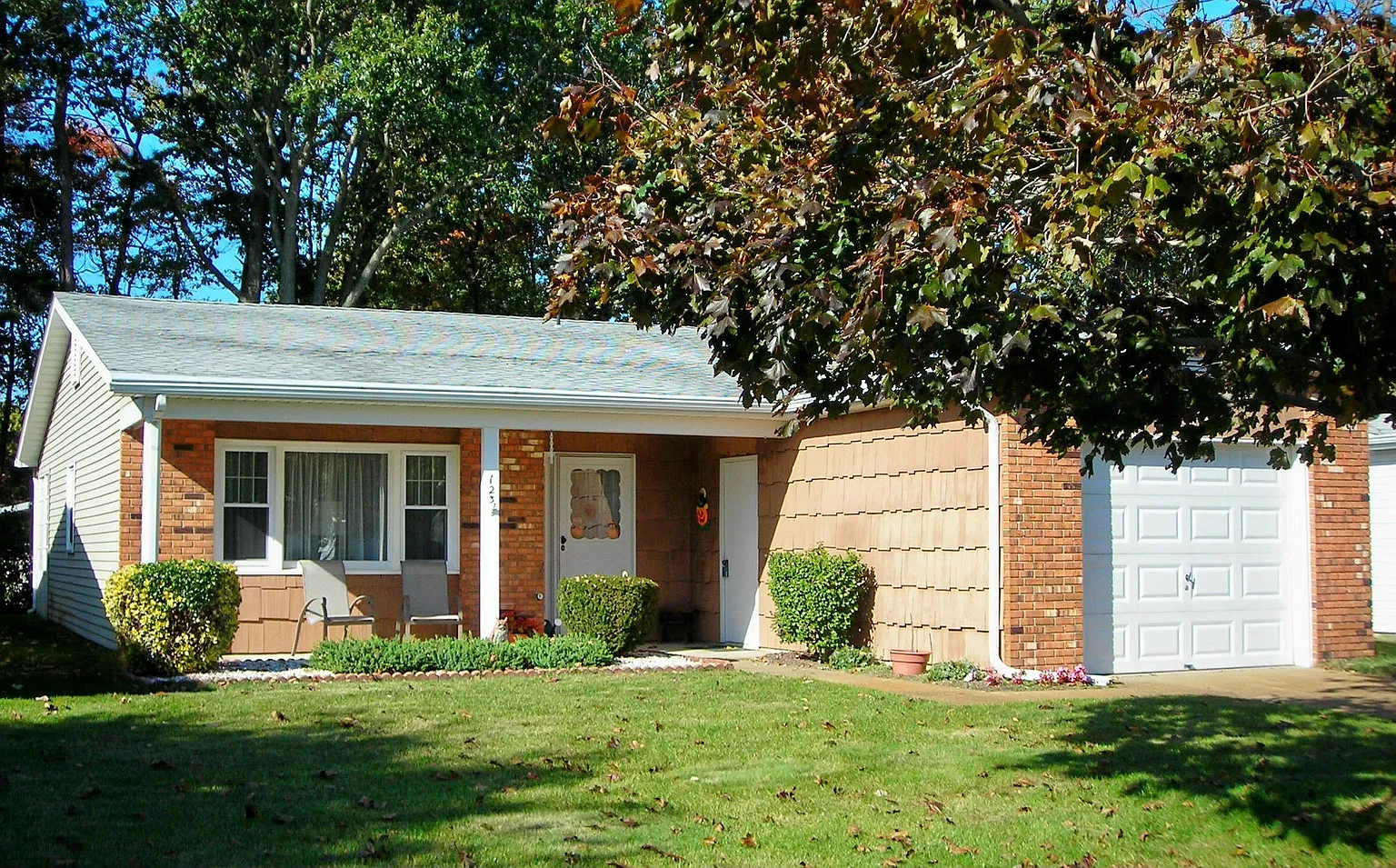 123 Courtshire Dr photo 1