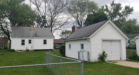 3rd image of 3016 Summerdale Ave