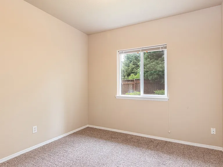 5649 46th Ln SE — Photo 11