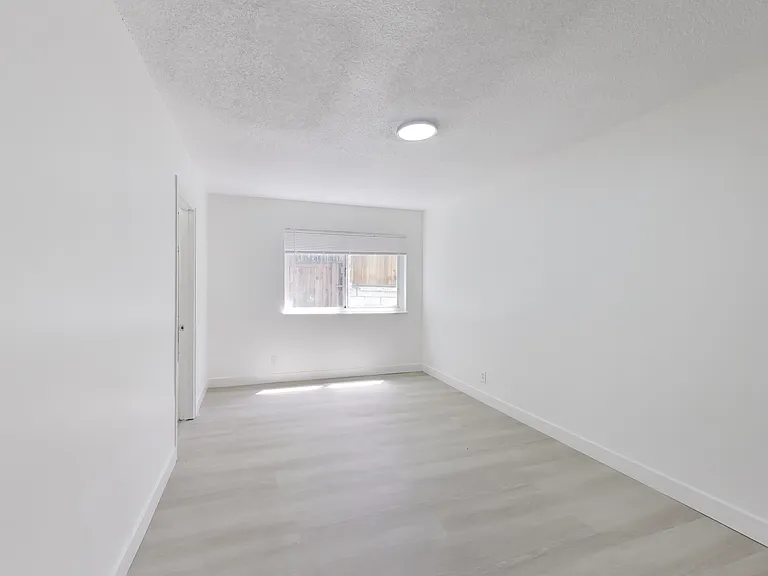 3012 E 18th St #5 — Photo 7
