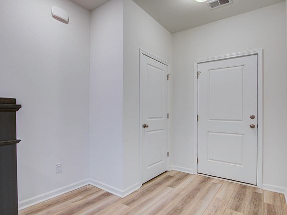 3rd image of 847 Recess Point Dr