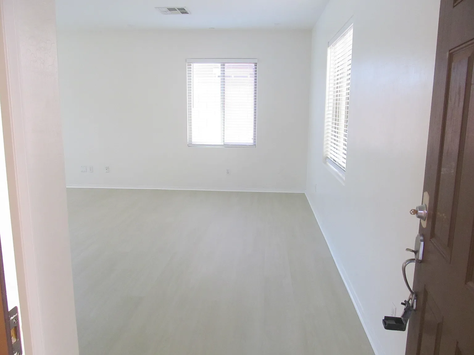 4 bed, 2.5 bath, 1803 sqft, $1,980 — Photo 4