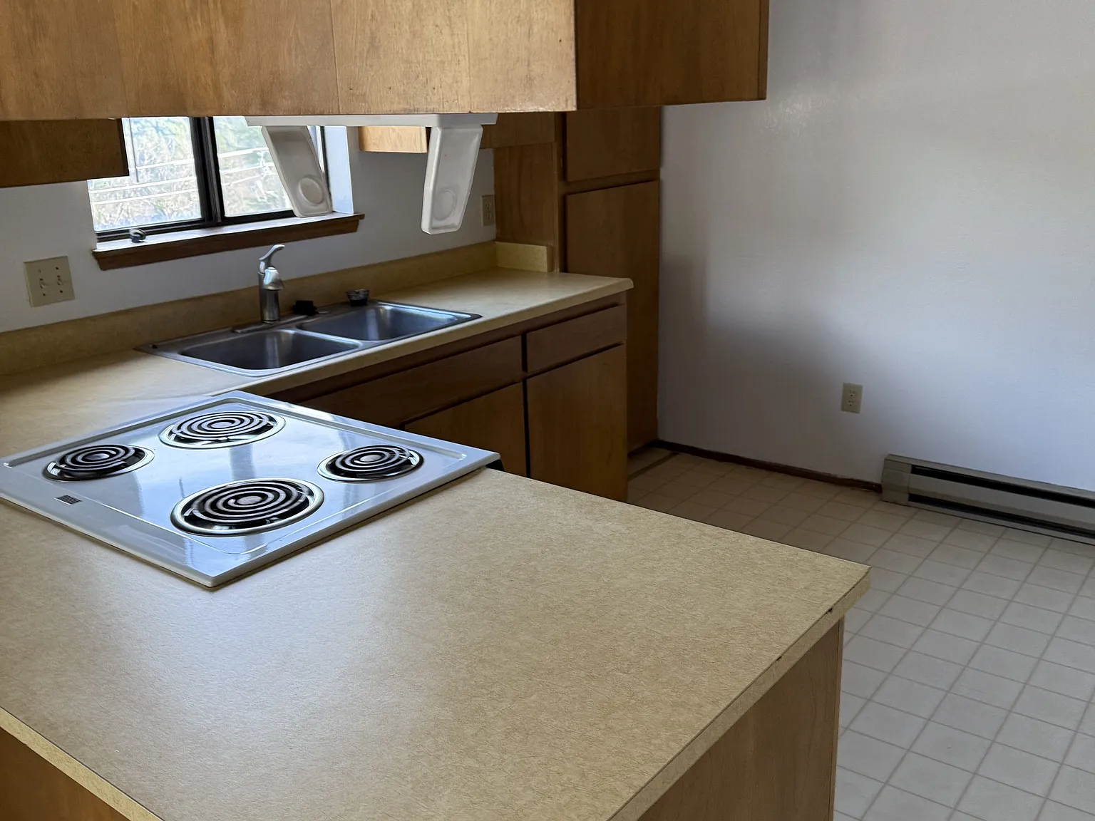 5816 Castle Ave Unit 4 - 1 — Photo 3
