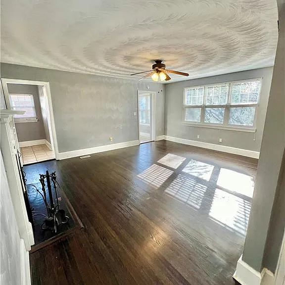 210 Pennsylvania Ave #1 — Photo 22