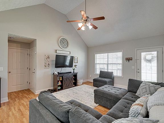 4th image of 288 Battle Bluff Dr