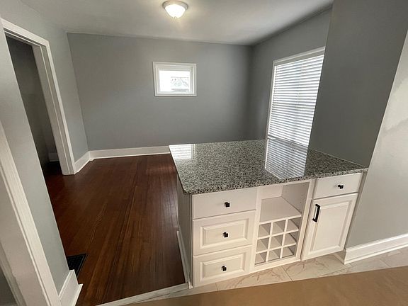 5th image of 515 Frebis Ave