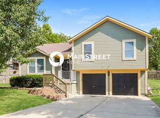 8304 NE 115th St, Kansas City, MO 64157