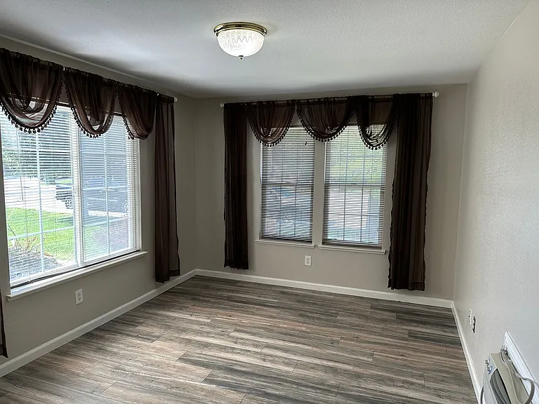 2283 Gary Ln — Photo 12
