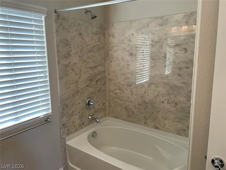 6313 Stag Hollow Ct — Photo 38