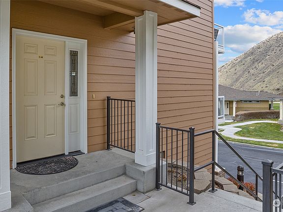 3rd image of 9245 Canyon Drive NW