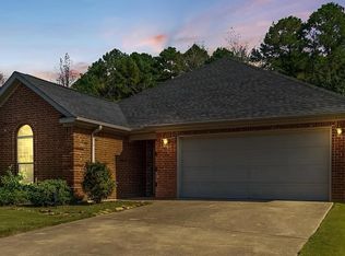 9804 Merlot Ln, North Little Rock, AR 72118