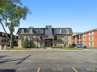 10308 Circle Dr APT 301, Oak Lawn, IL 60453