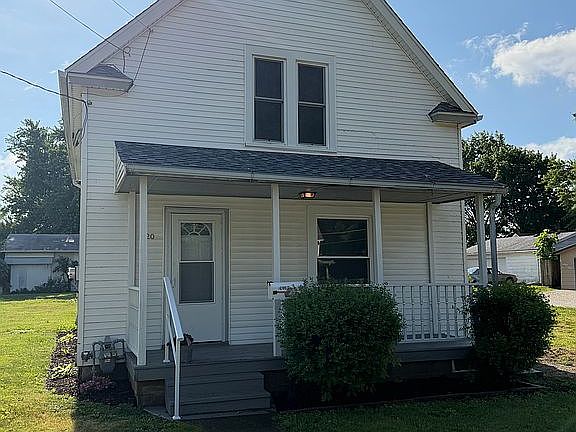 2nd image of 920 N Vine St