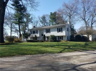 65 Edmond Dr, North Kingstown, RI 02852