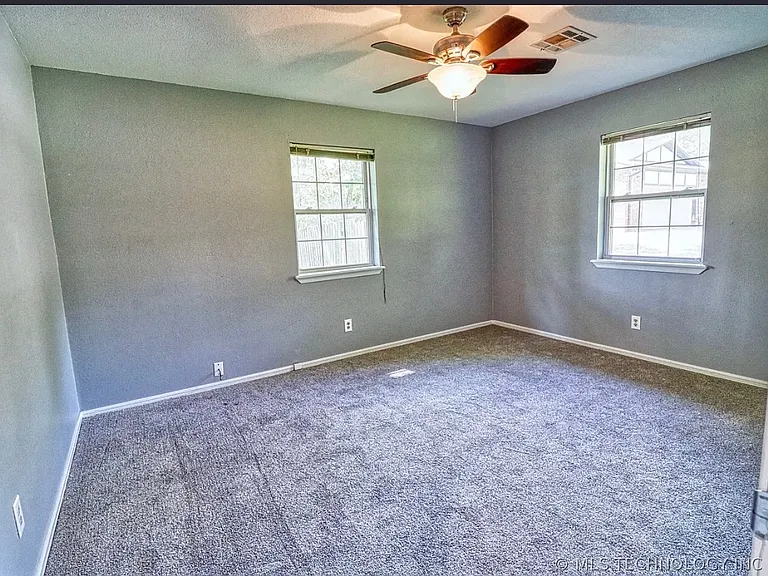 107 Hillside Ln — Photo 18