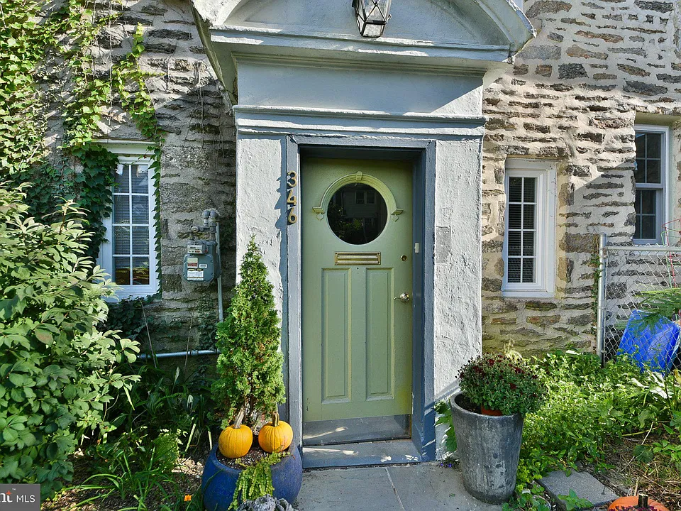 346 E Meehan Ave