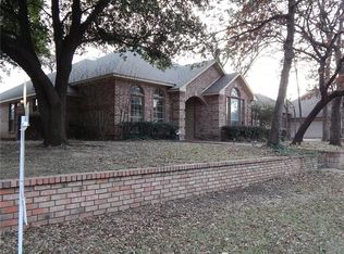 4902 Saddleback Rd, Arlington, TX 76017