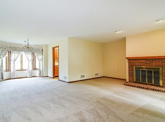 3rd image of 1634 E Clayton Ct