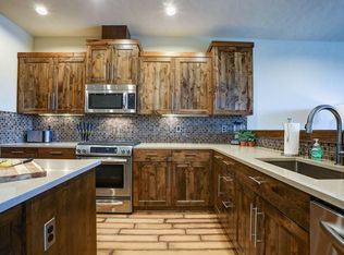 888 SW Theater Dr, Bend, OR 97702