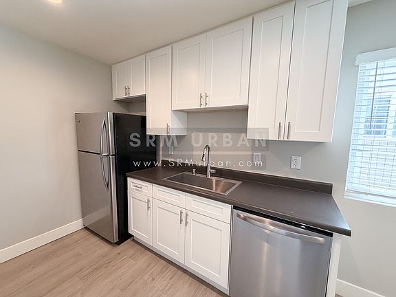 4th image of 4824 W Mountain View Dr #7