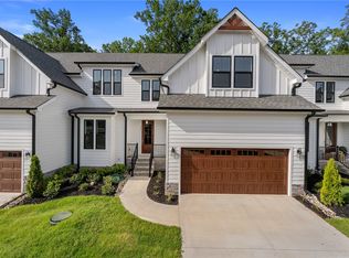 318 Breakwater Ln, Seneca, SC 29678