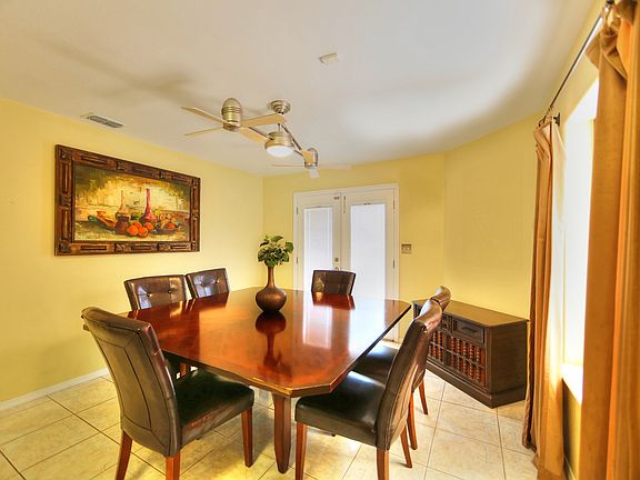 5th image of 2601 Pamplona St
