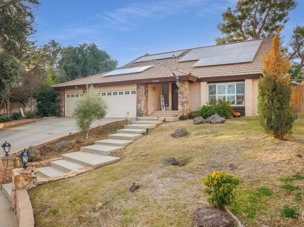 5704 Medio Luna Ave, Bakersfield, CA 93306