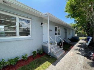 820 SE 12th St #1, Fort Lauderdale, FL 33316