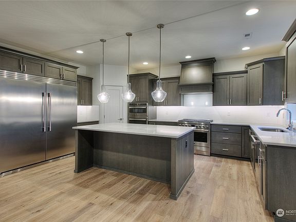 4th image of 7716 Zircon Dr SW