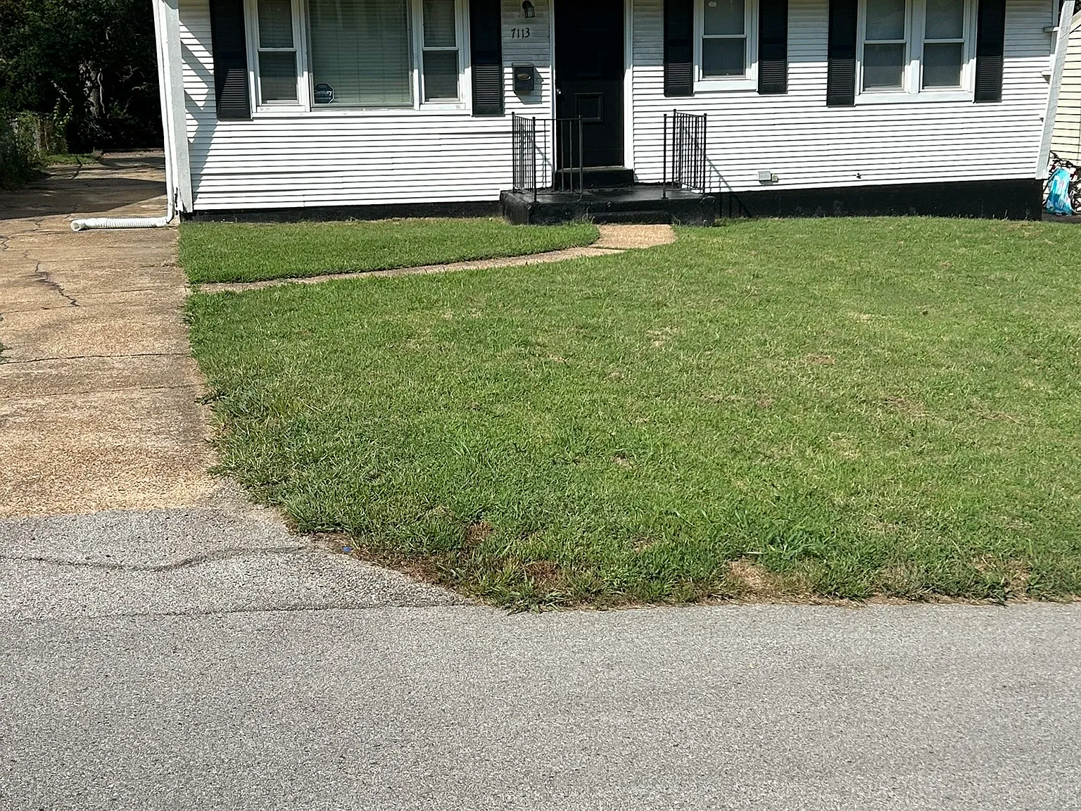 3 bed, 866 sqft, $1,600 — Photo 1