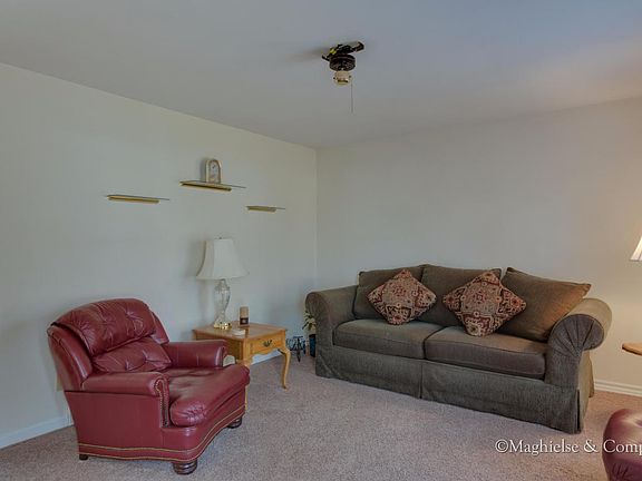 5th image of 10838 Woodbushe Dr SE