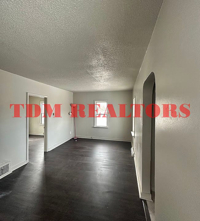 1st image of 3364 Lippincott Blvd