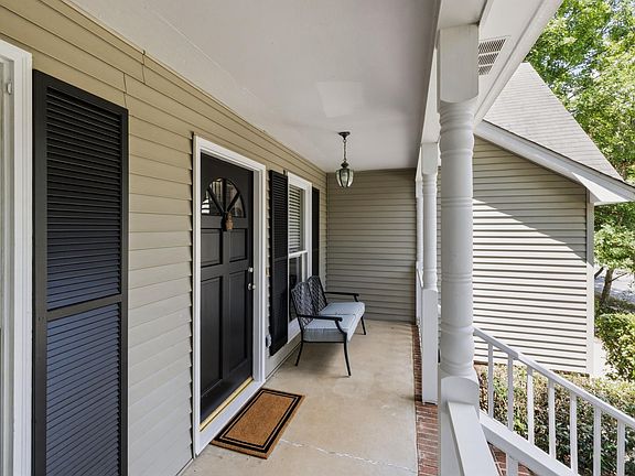 3rd image of 121 River Way Dr