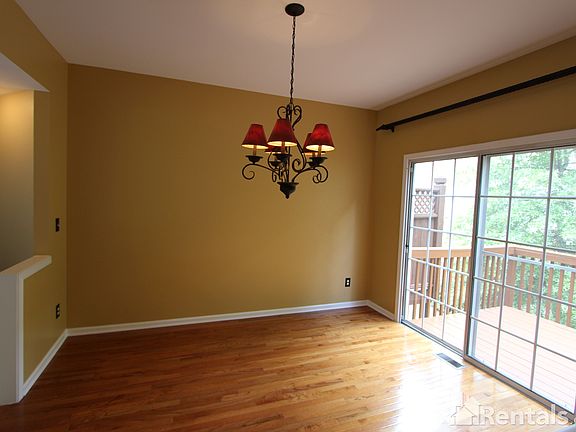 4th image of 2375 Towneview Ct SE