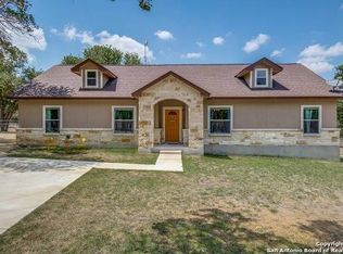 395 County Road 6868 E, Natalia, TX 78059