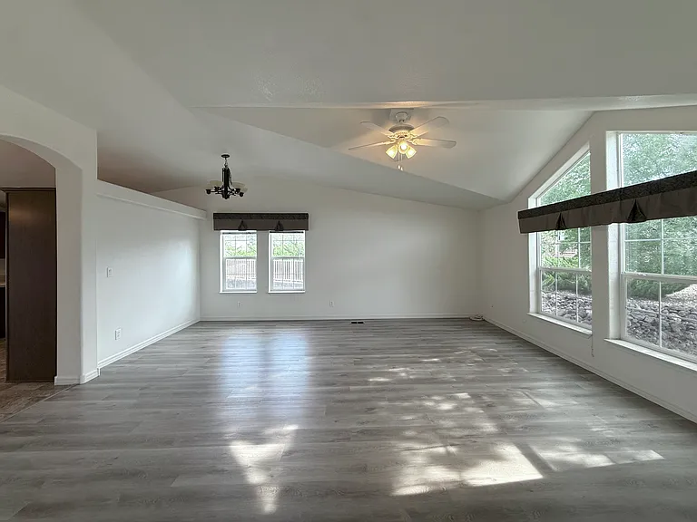 2828 Jerry St — Photo 6