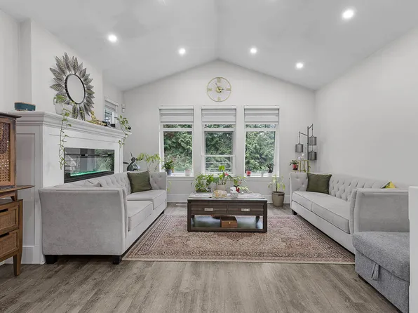 15037 58th Ave #54, Surrey, BC V3S 8Z5