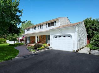 22 Karen St, Kendall Park, NJ 08824