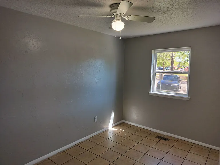 301 N University Dr #7 — Photo 11