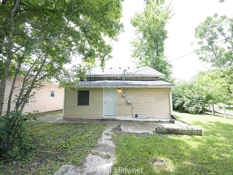 3165 Station St #A — Photo 21