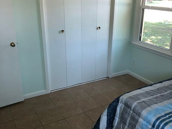 3rd image of 1502 Yorktown Dr #C