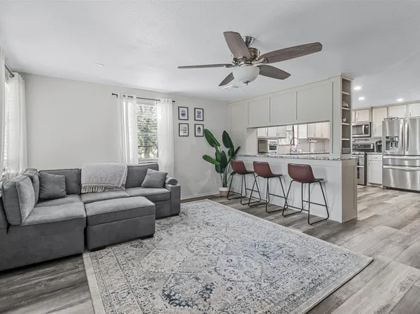 377 Windsor Dr, Pottsboro, TX 75076