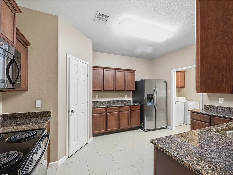 8234 Hall View Dr — Photo 13