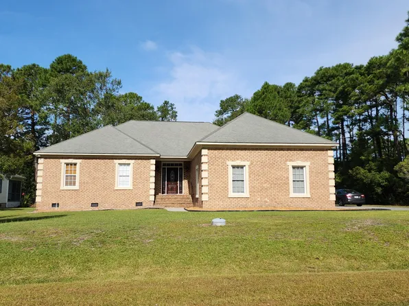 2047 Royal Pines Drive, New Bern, NC 28560