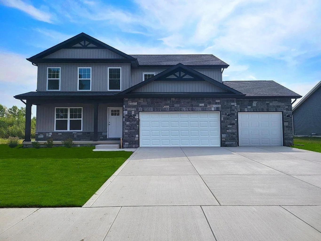 5061 Richard Dr photo 1