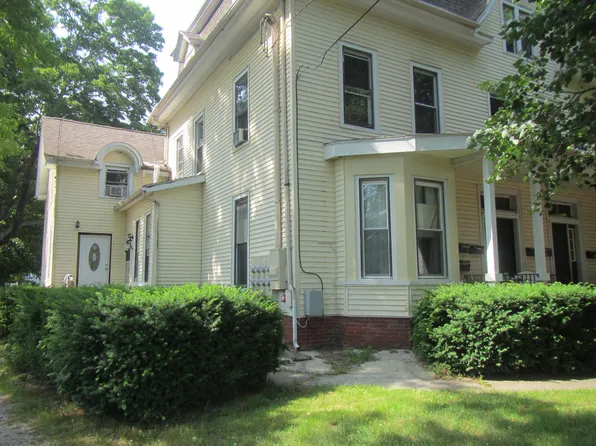 57 S Main St #B, Jewett City, CT 06351