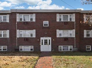135 Willard St APT 8, Quincy, MA 02169
