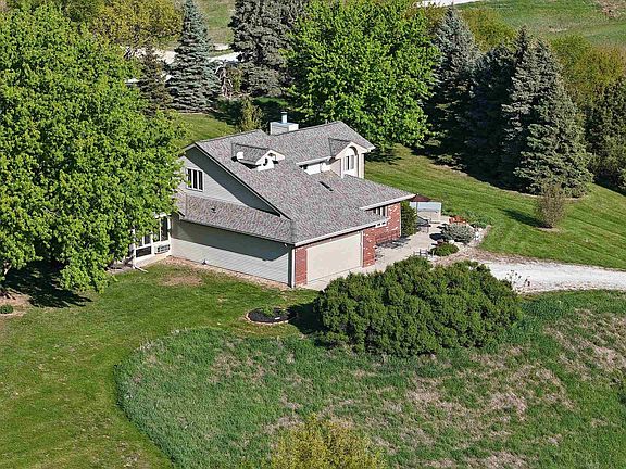 3rd image of 6575 N Ridge Rd