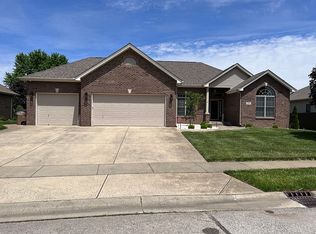 2040 Iroquois Trl, Columbus, IN 47203