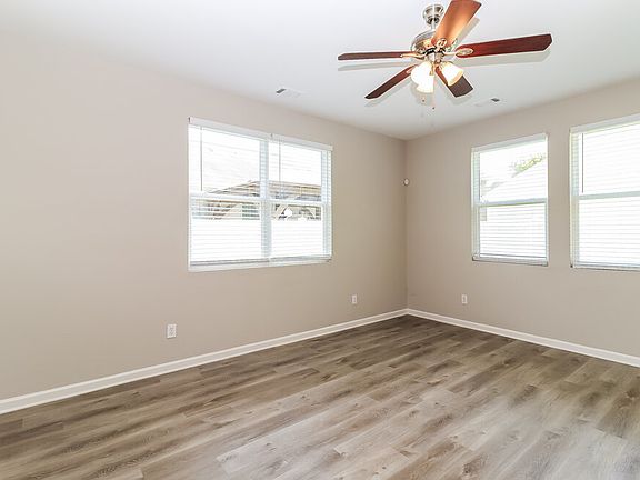4th image of 284 Hiawassee Dr